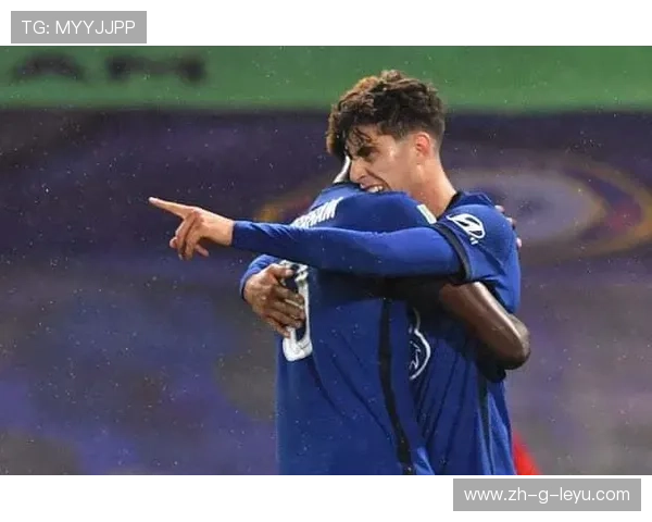 切尔西青训营：小将学习哈弗茨的摆脱技巧与近射